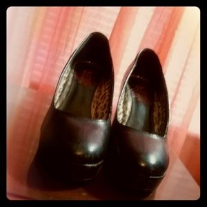 Beautiful black heels.